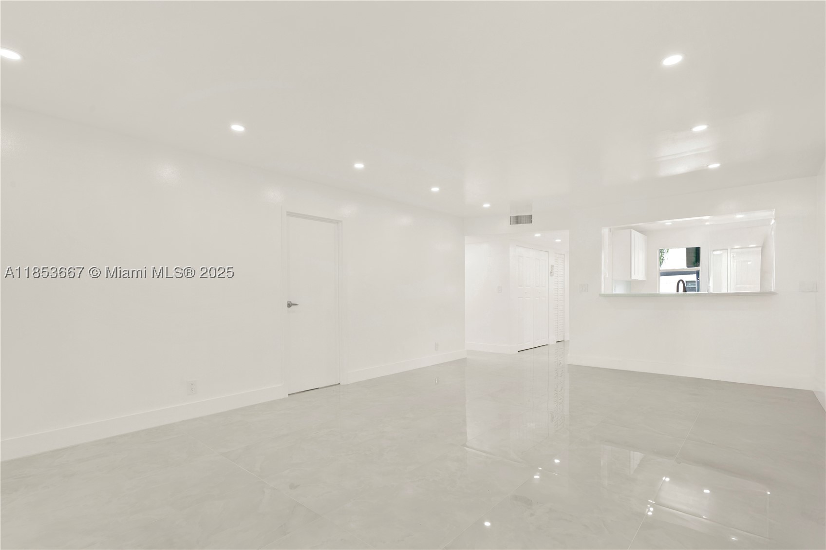SANDS POINT CONDOMINIUM I - Residential