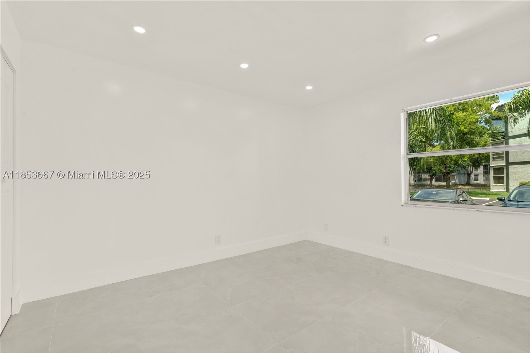 SANDS POINT CONDOMINIUM I - Residential