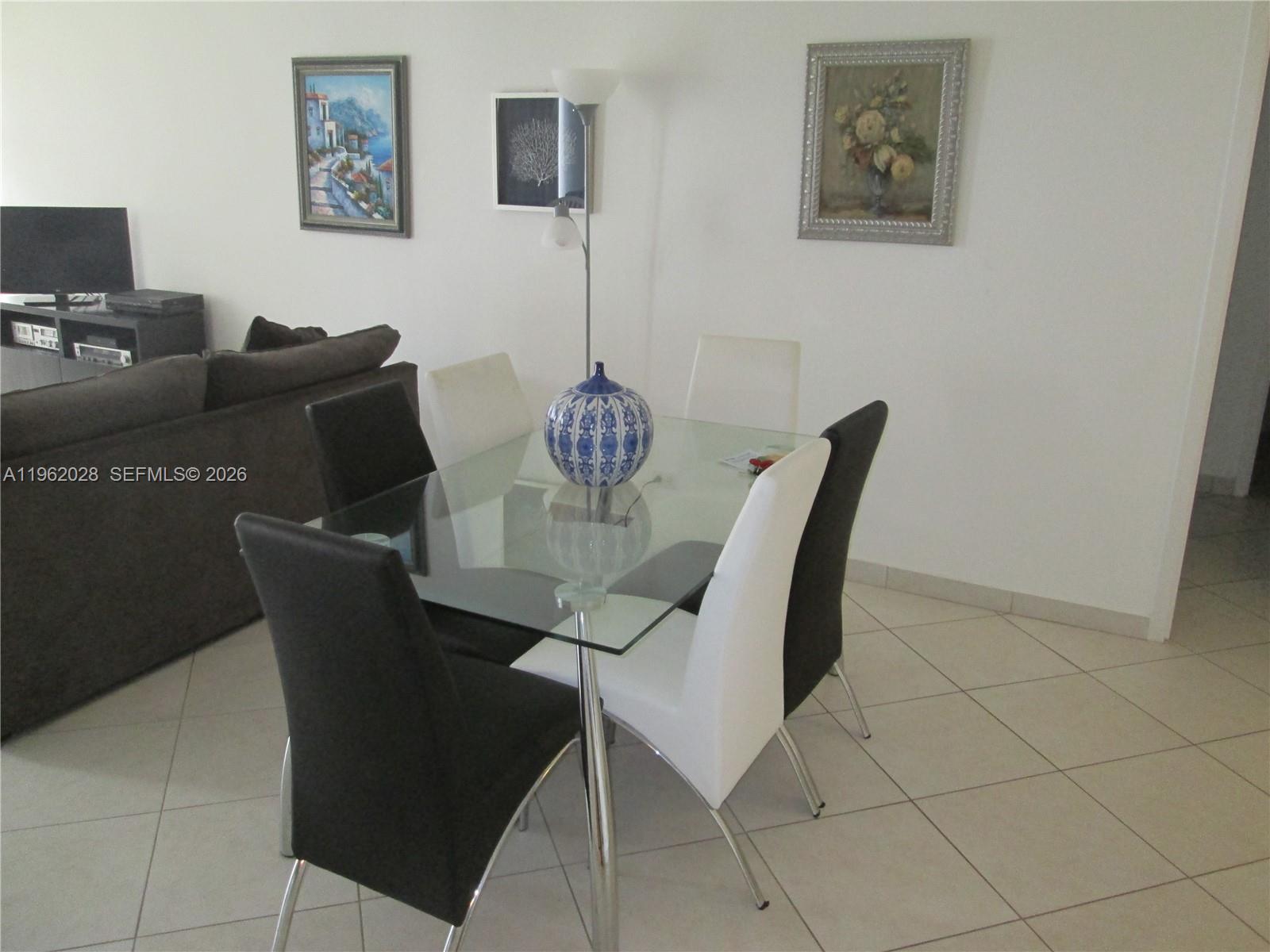 WINSTON TOWERS 400 CONDO - Residential