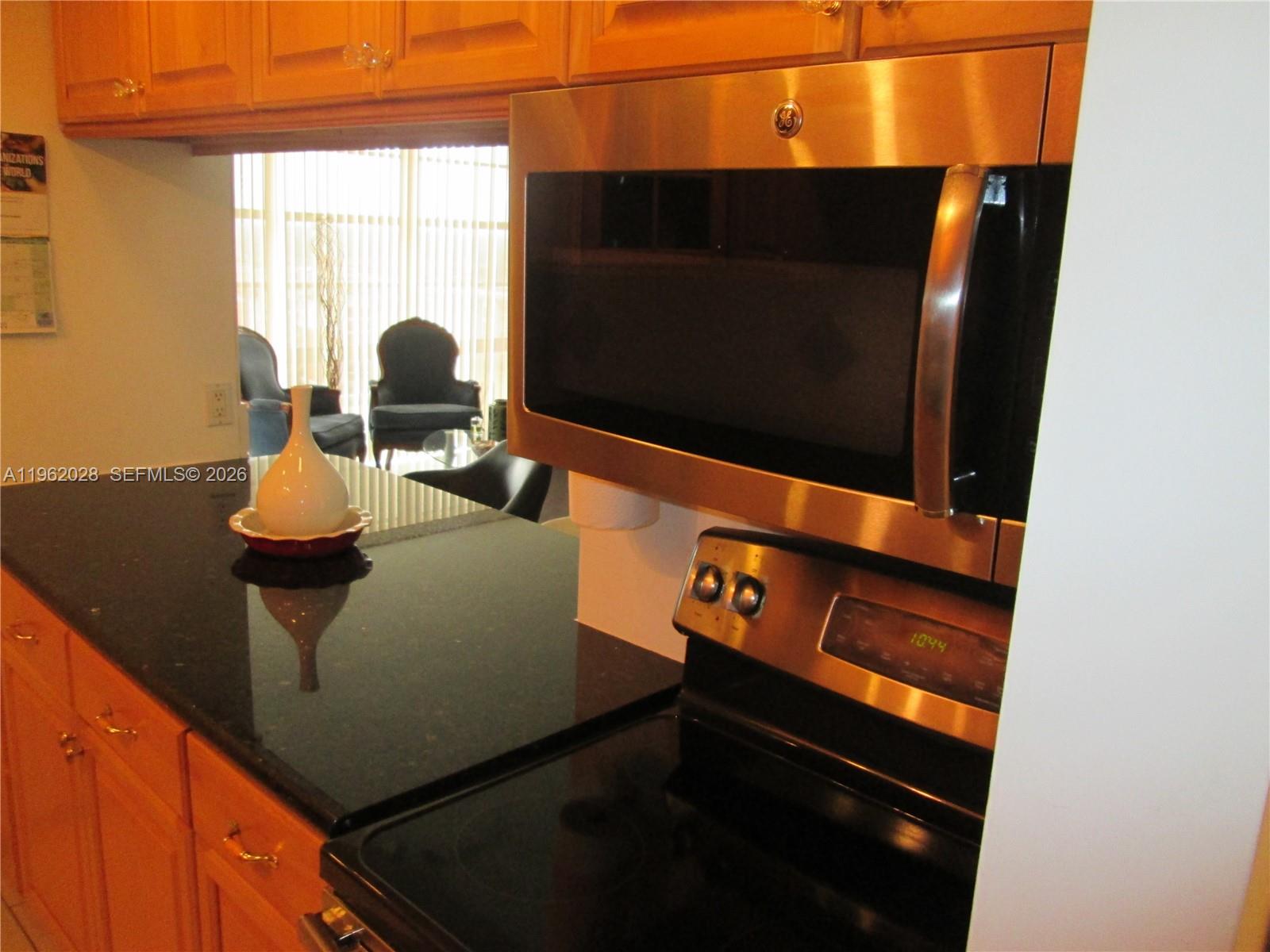 WINSTON TOWERS 400 CONDO - Residential