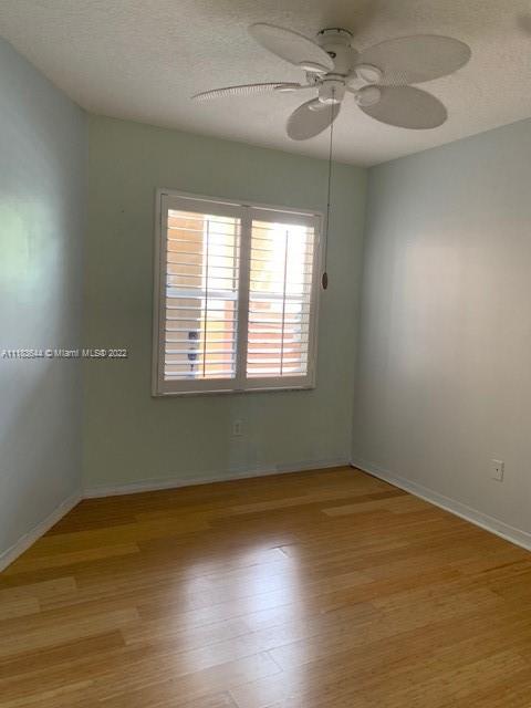 VILLAS AT HARBOR ISLES CO - Residential Lease