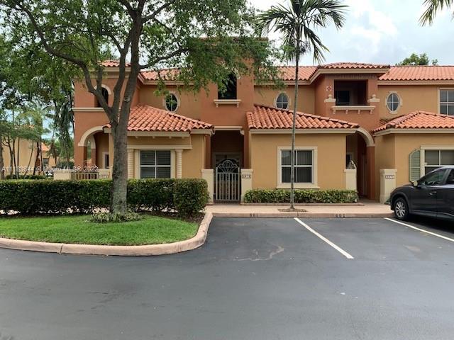 VILLAS AT HARBOR ISLES CO - Residential Lease