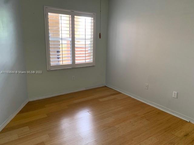 VILLAS AT HARBOR ISLES CO - Residential Lease