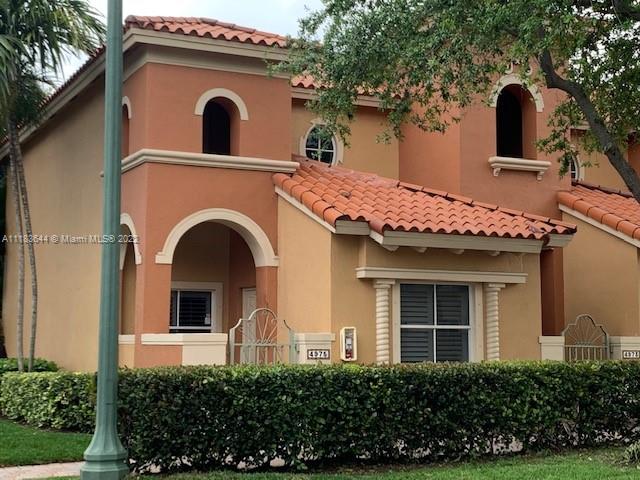 Beautiful Corner Townhome Spanish Style like a model Home in gated community The Villas At Harbor Isles. 3 Bedroom and 3 bathroom. This Villa features tile flooring on the first floor and wood laminate on the second floor. One bedroom and full bathroom is located downstairs. Spacious master bedroom walking closets. Community pool, jacuzzi, playground right across the townhome, assigned parking #601 and guest parking. Close to I-95, and Fort Lauderdale Intl Airport, shopping, beach. Pets welcome.