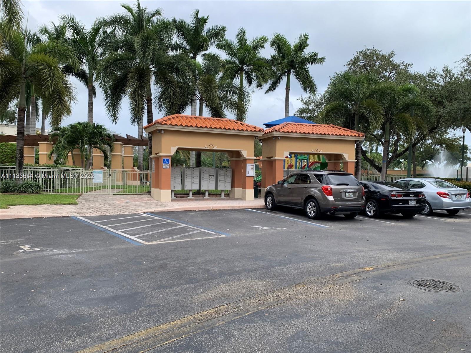VILLAS AT HARBOR ISLES CO - Residential Lease
