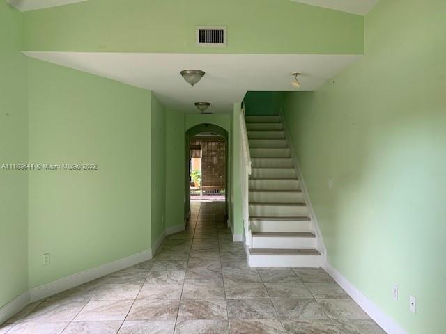 VILLAS AT HARBOR ISLES CO - Residential Lease