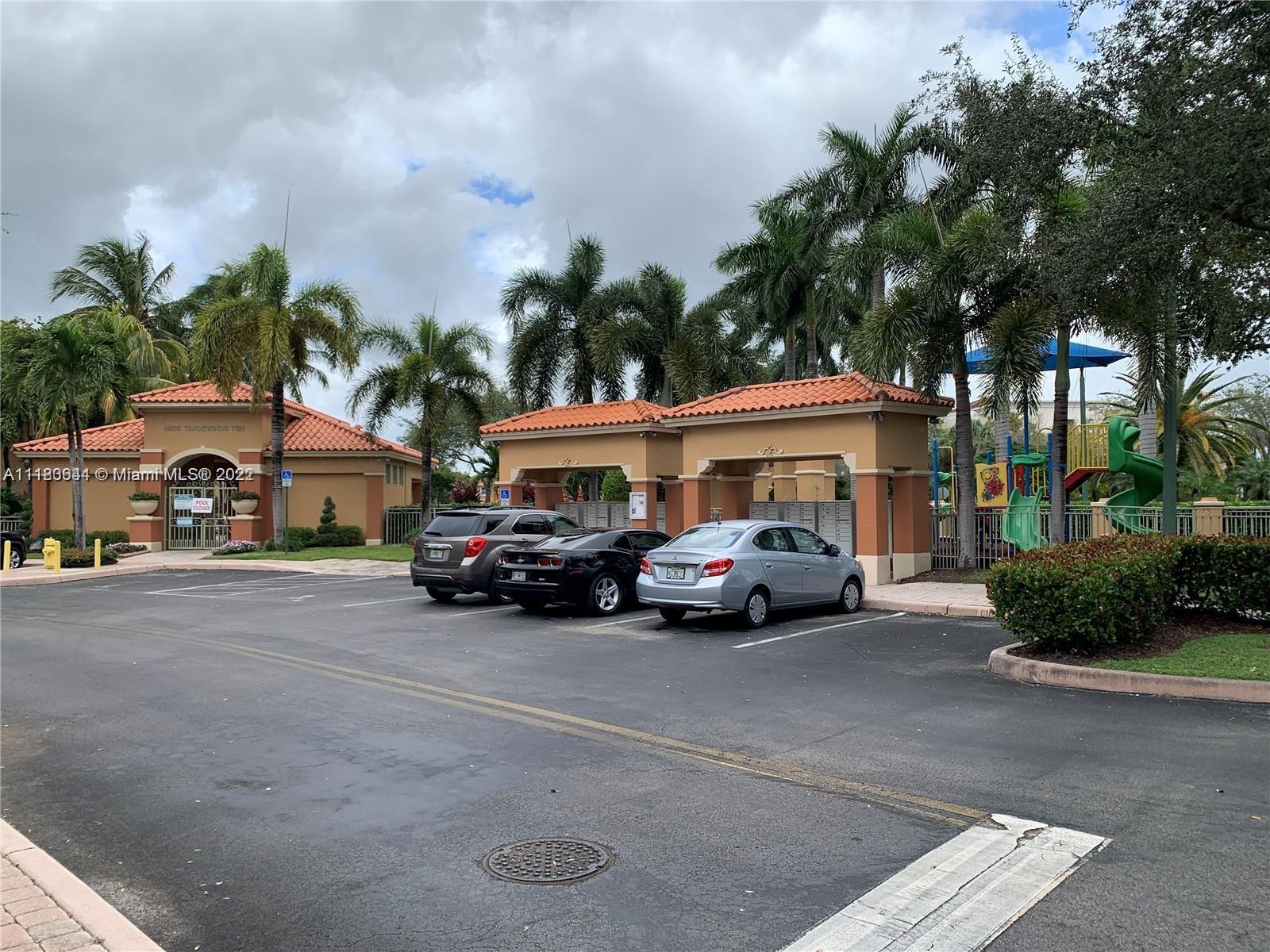 VILLAS AT HARBOR ISLES CO - Residential Lease