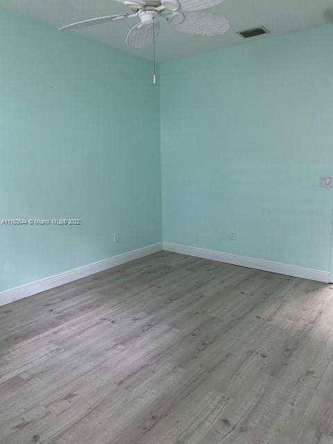VILLAS AT HARBOR ISLES CO - Residential Lease