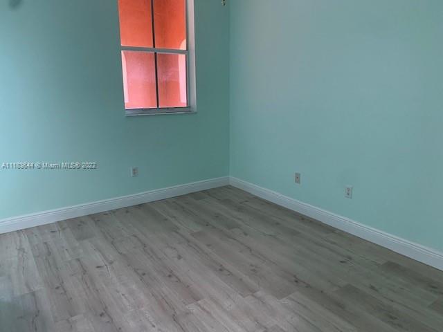 VILLAS AT HARBOR ISLES CO - Residential Lease