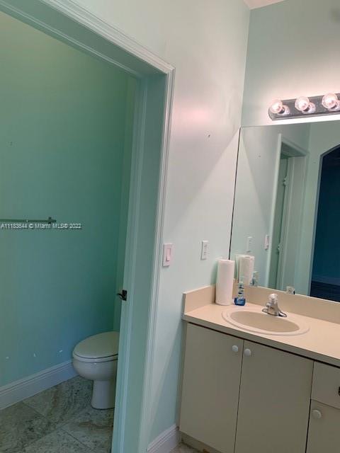 VILLAS AT HARBOR ISLES CO - Residential Lease