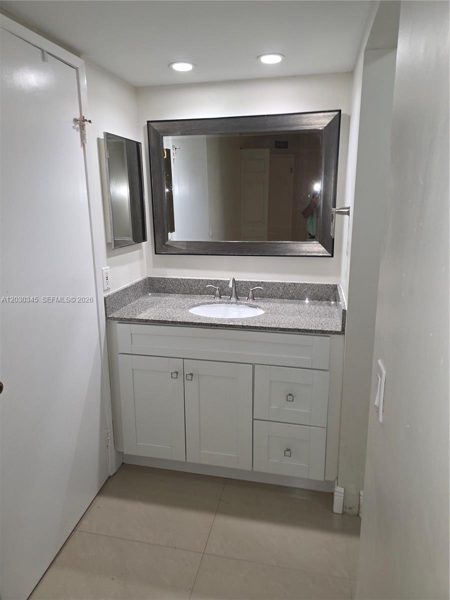 ELAN AT CALUSA CONDO I - Residential Lease