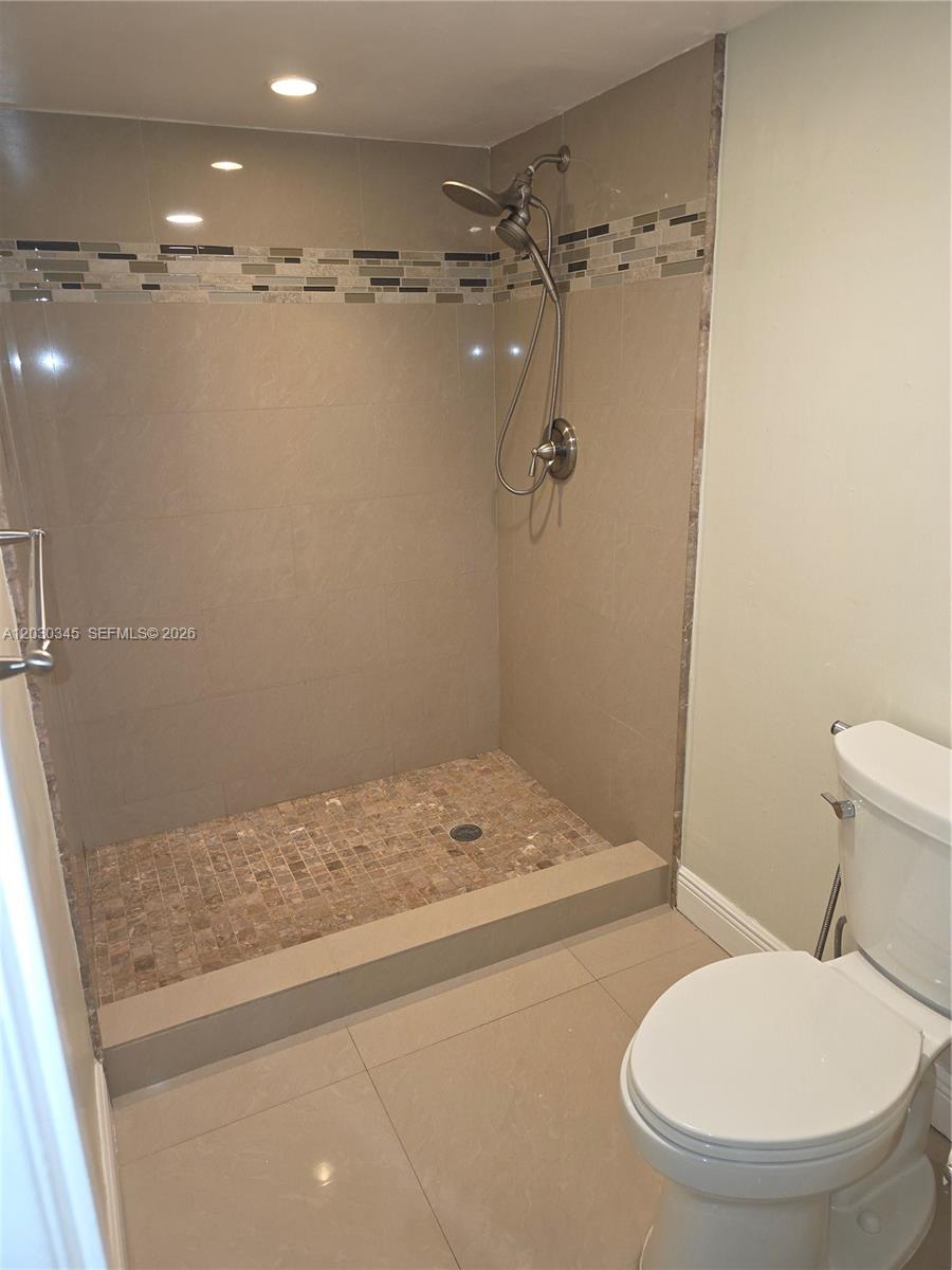 ELAN AT CALUSA CONDO I - Residential Lease