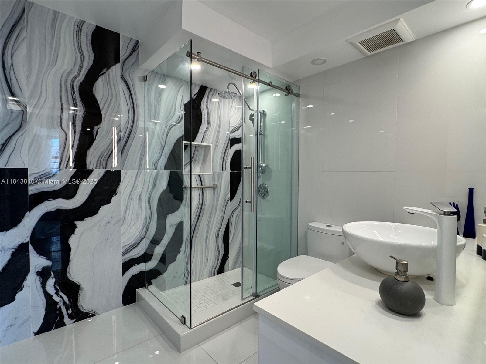 WINSTON TOWERS 100 CCONDO - Residential Lease