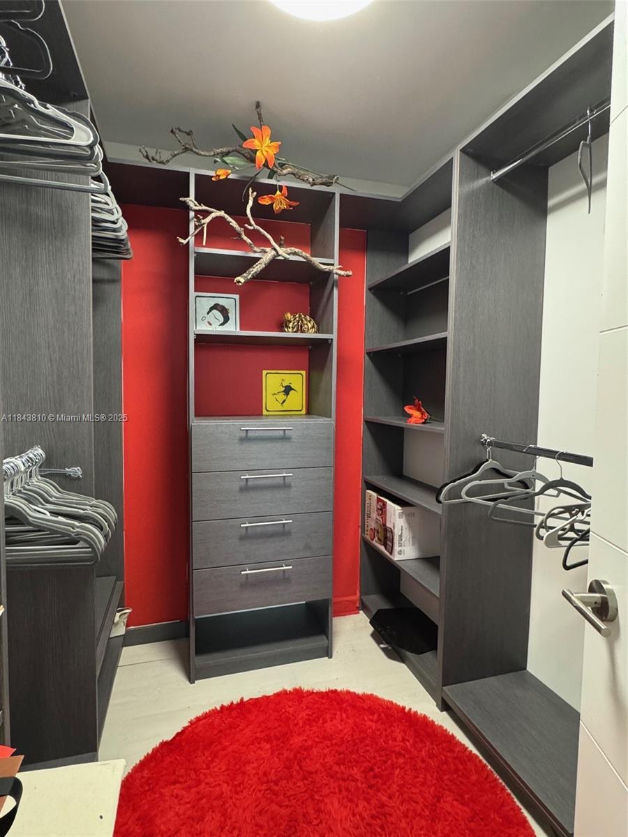 WINSTON TOWERS 100 CCONDO - Residential Lease