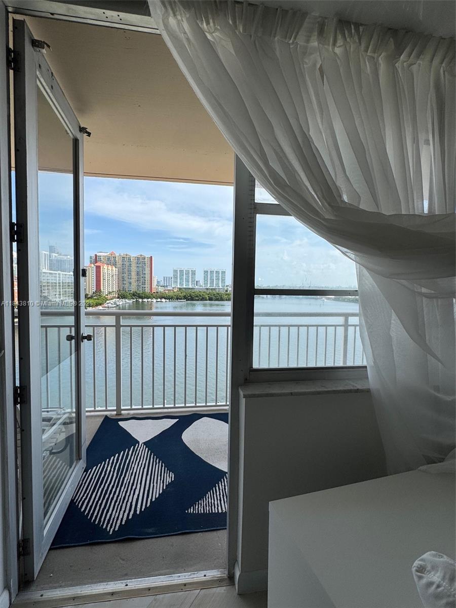 WINSTON TOWERS 100 CCONDO - Residential Lease