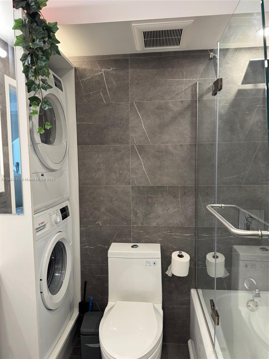 WINSTON TOWERS 100 CCONDO - Residential Lease