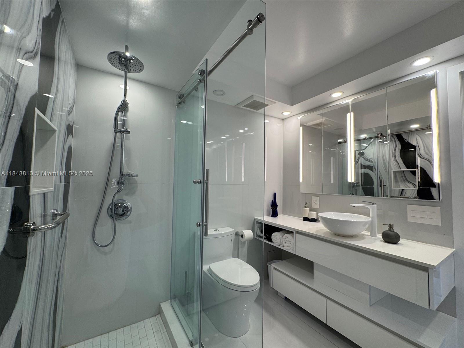 WINSTON TOWERS 100 CCONDO - Residential Lease