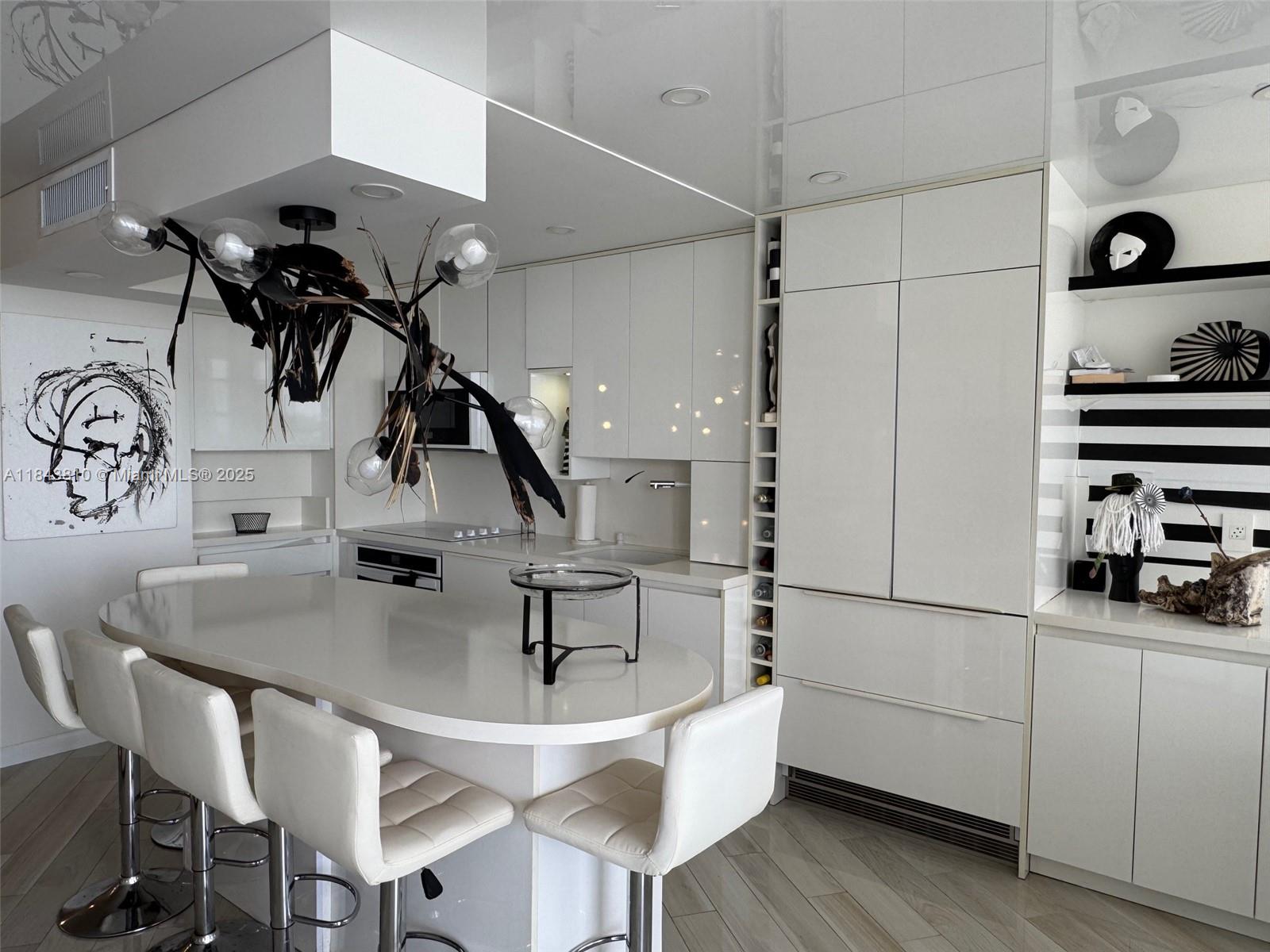 WINSTON TOWERS 100 CCONDO - Residential Lease