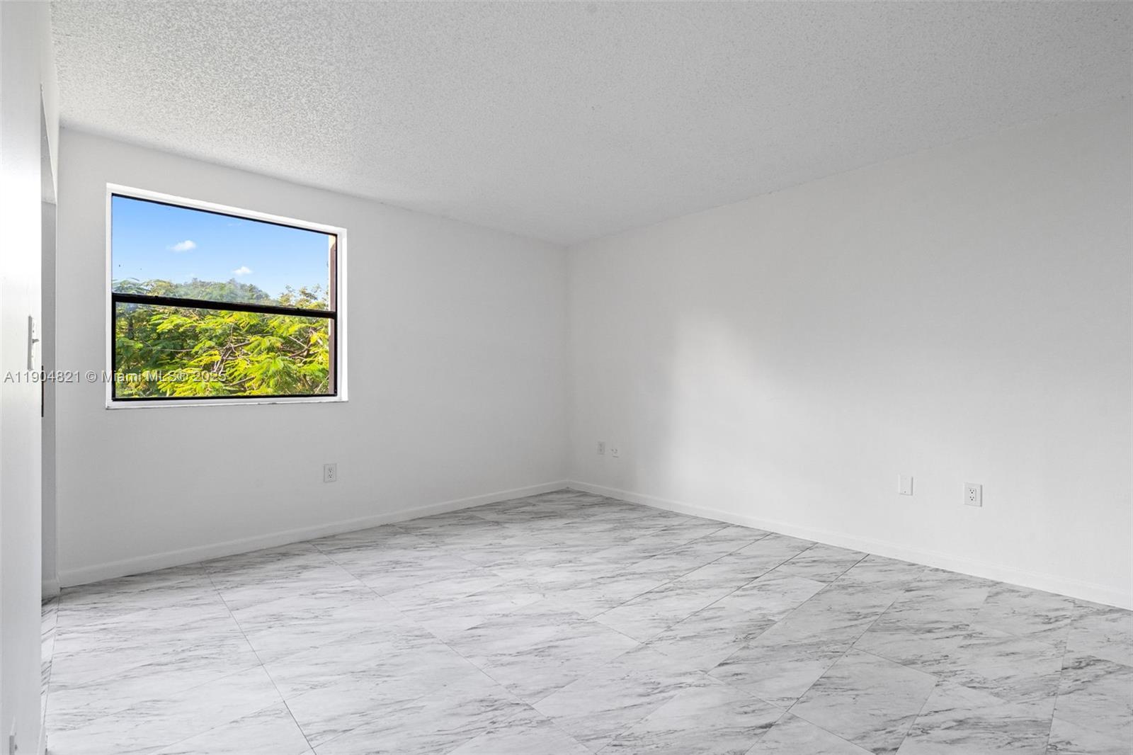 PARK LAKE VILG CONDO PHS - Residential Lease