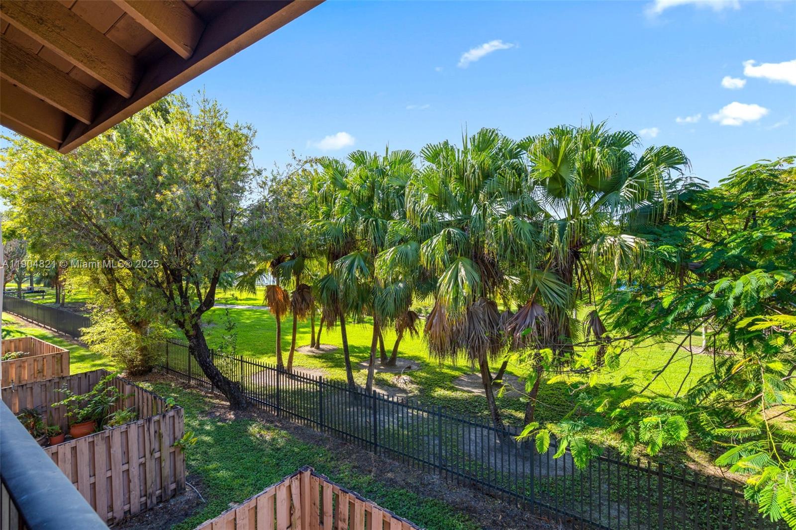 PARK LAKE VILG CONDO PHS - Residential Lease