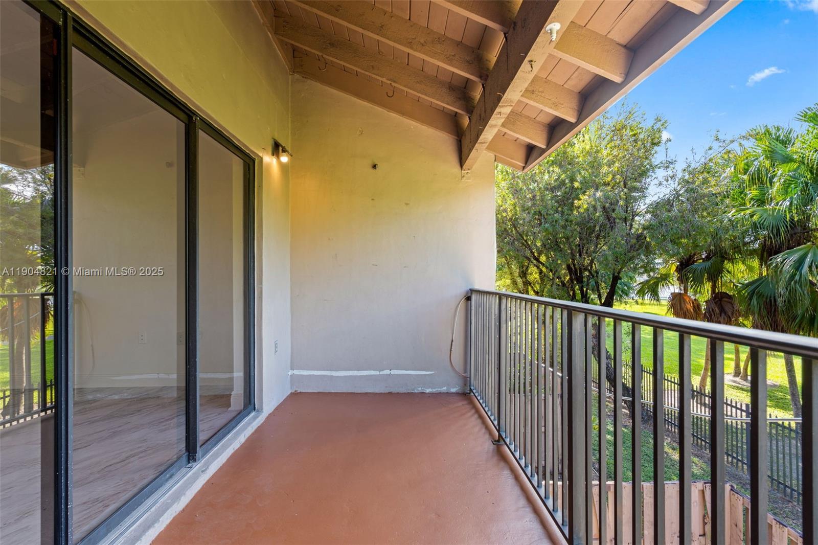 PARK LAKE VILG CONDO PHS - Residential Lease
