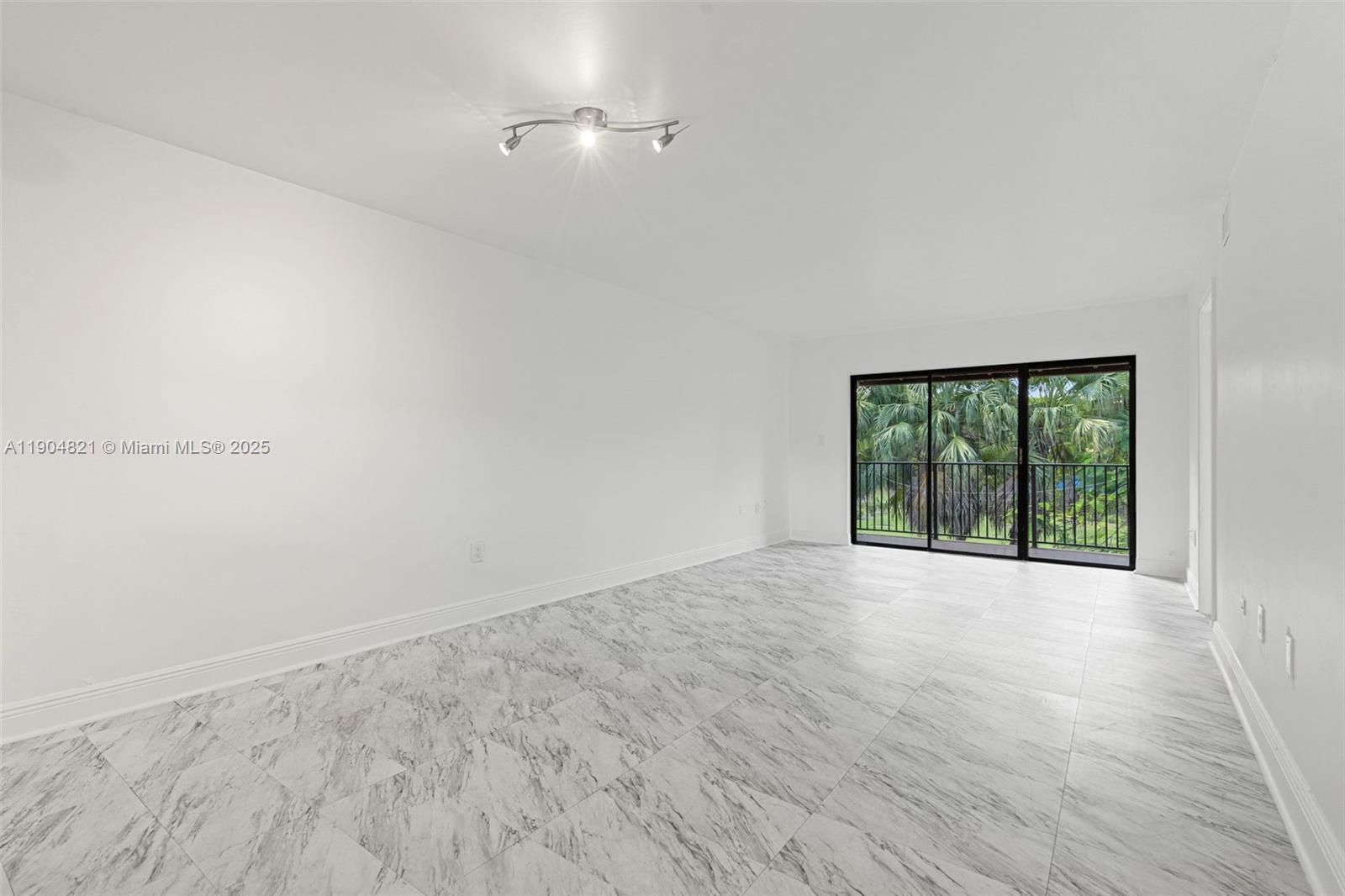 PARK LAKE VILG CONDO PHS - Residential Lease