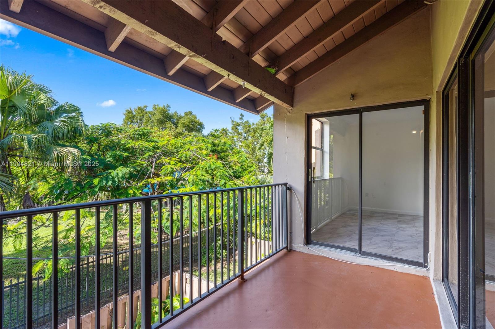 PARK LAKE VILG CONDO PHS - Residential Lease