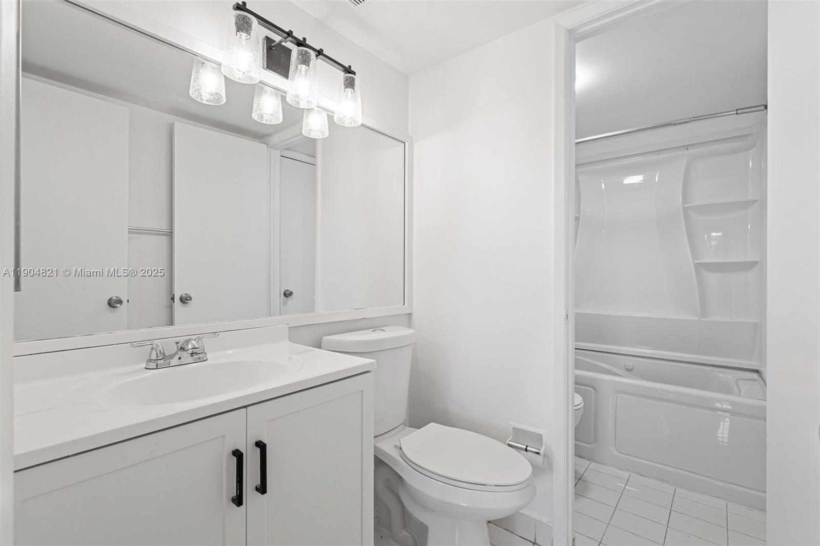 PARK LAKE VILG CONDO PHS - Residential Lease