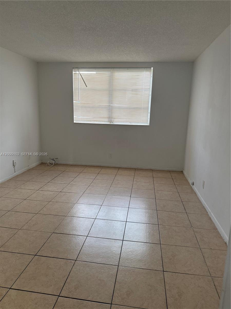 LAUDERDALE OAKS CONDO 10 - Residential