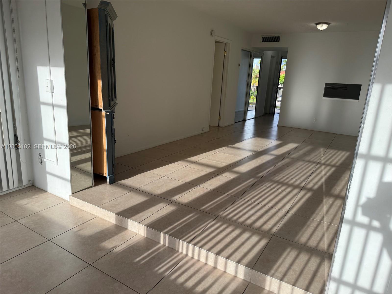 LAUDERDALE OAKS CONDO 10 - Residential