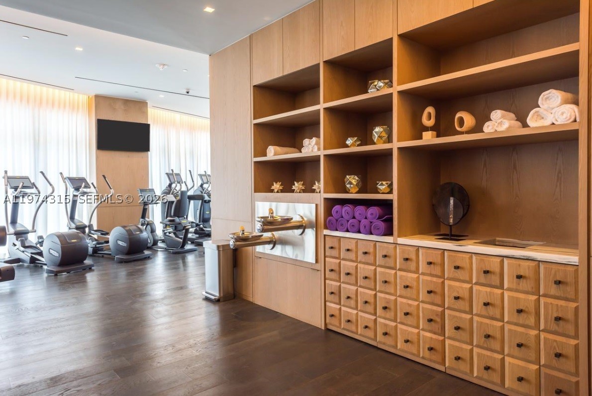 801 SMA RESIDENCES CONDO - Residential