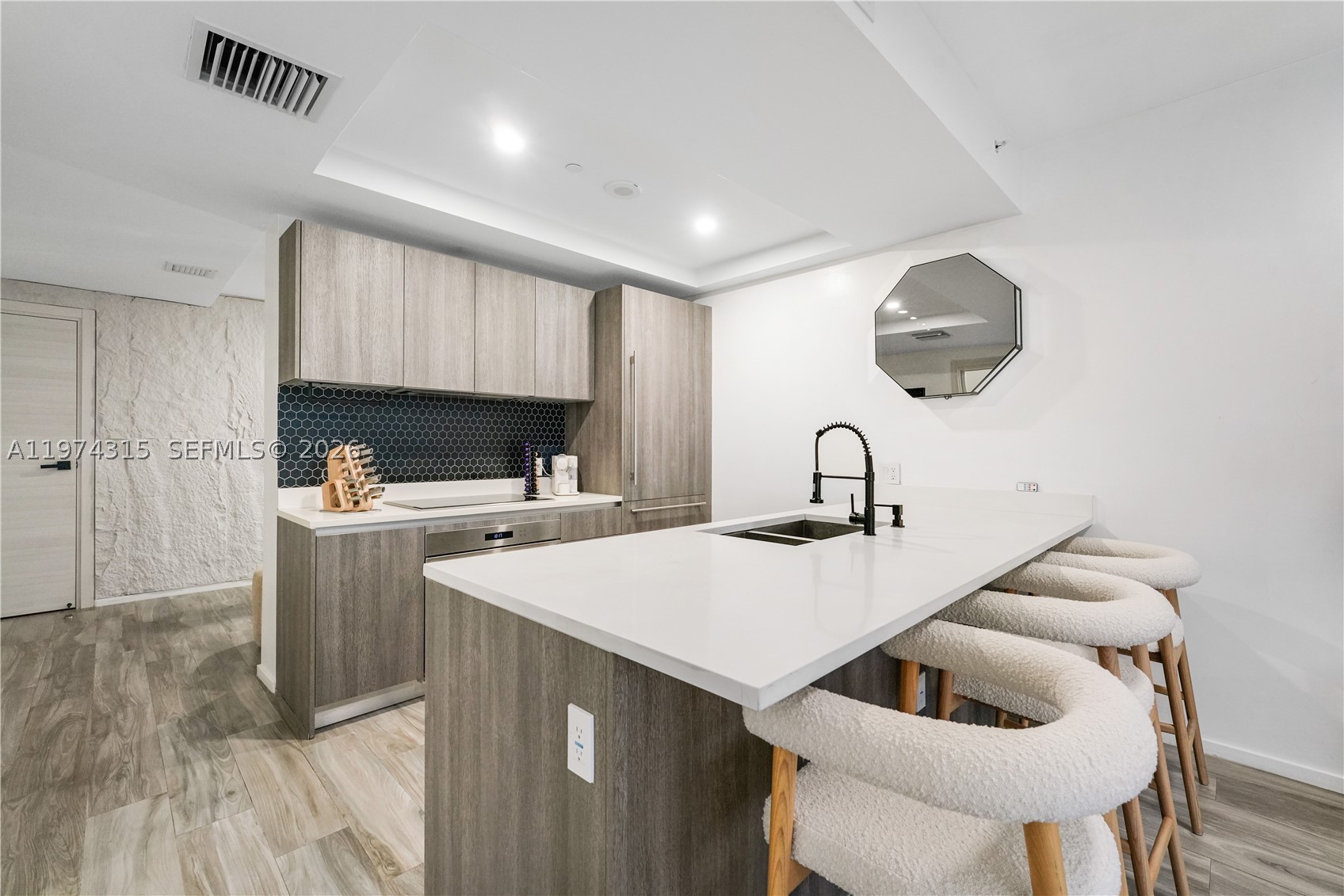 801 SMA RESIDENCES CONDO - Residential