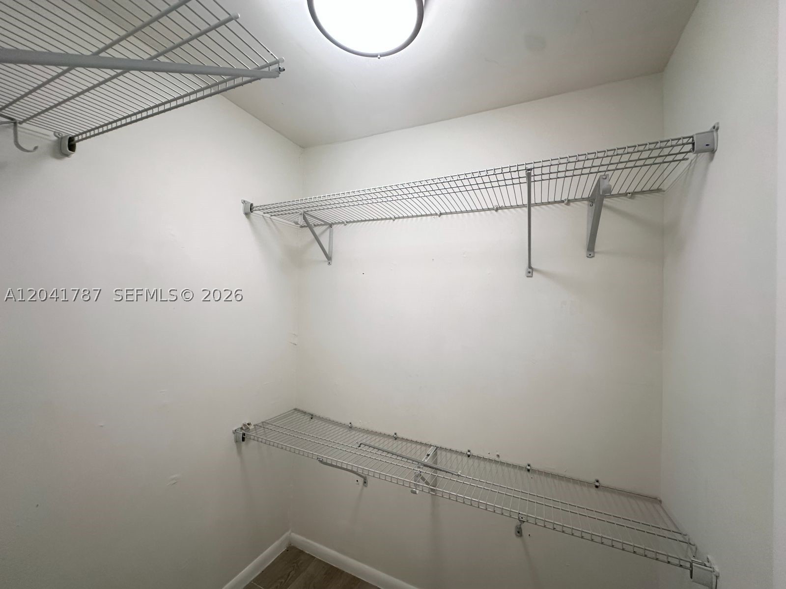 PALMS VILLAS CONDO - Residential Lease