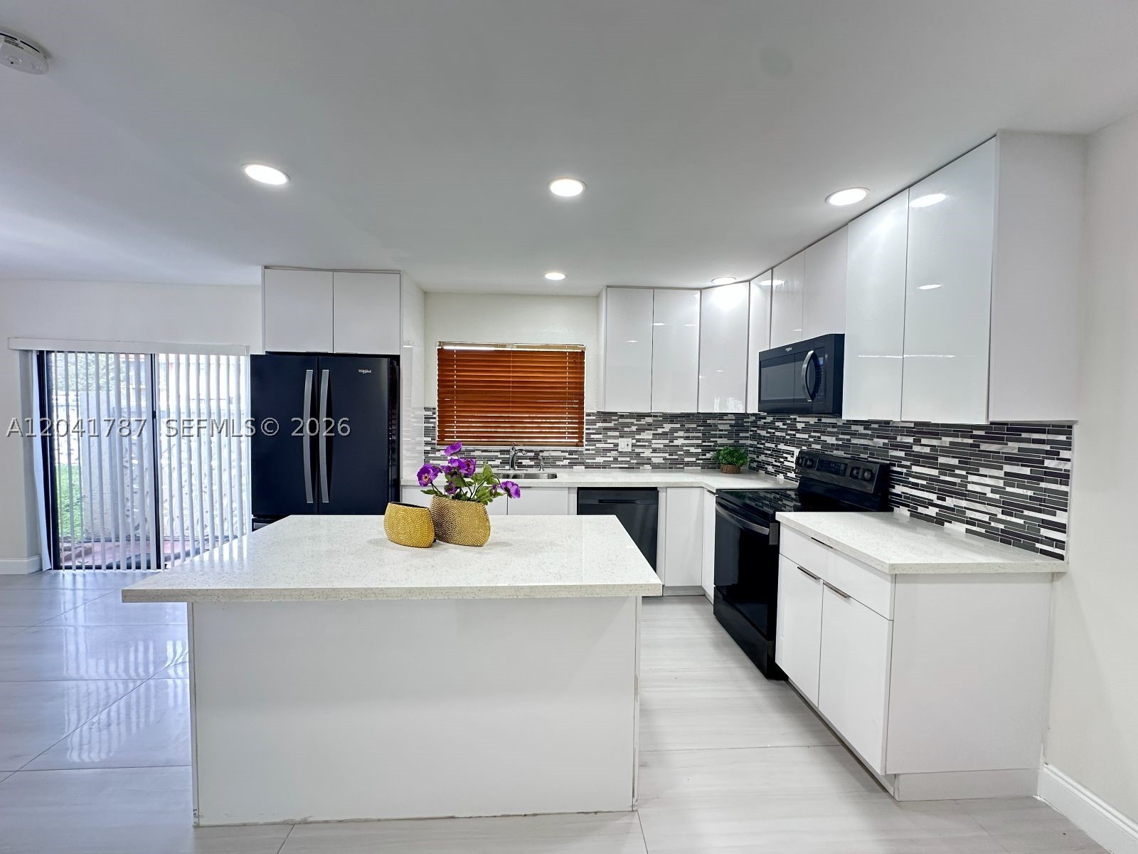 PALMS VILLAS CONDO - Residential Lease