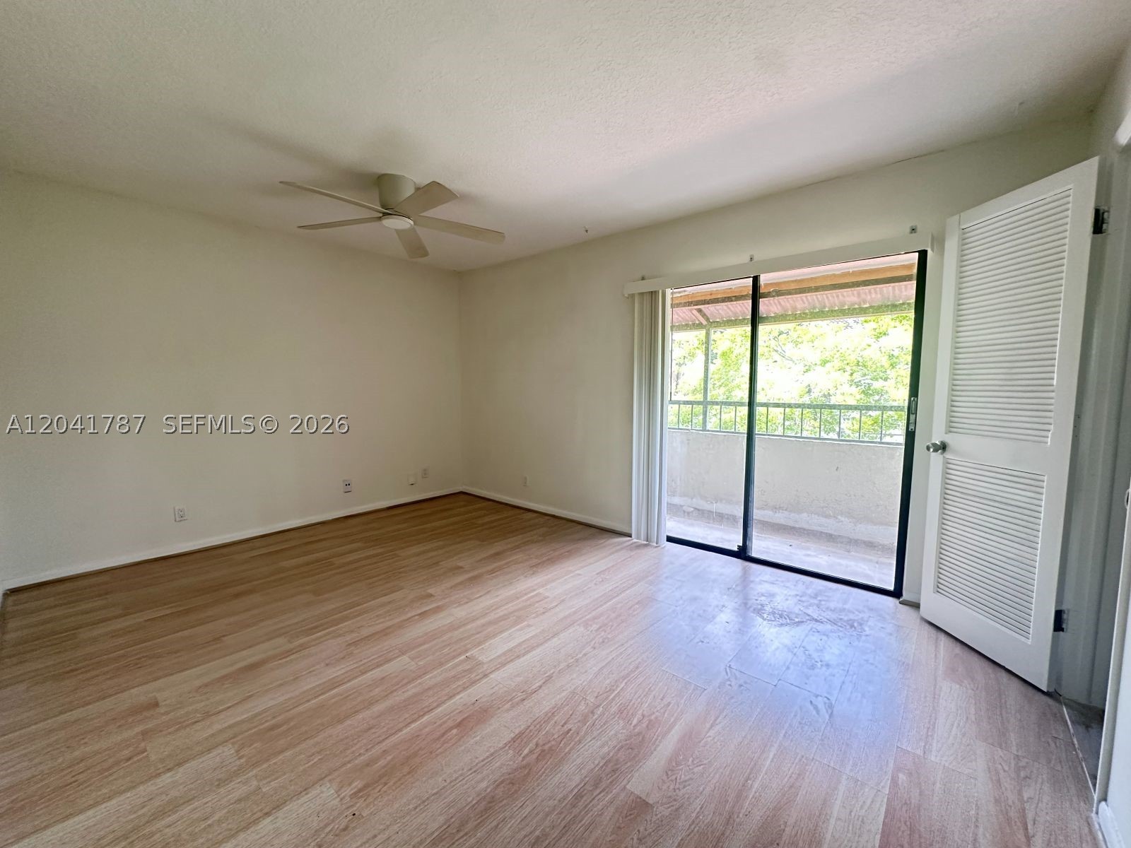 PALMS VILLAS CONDO - Residential Lease