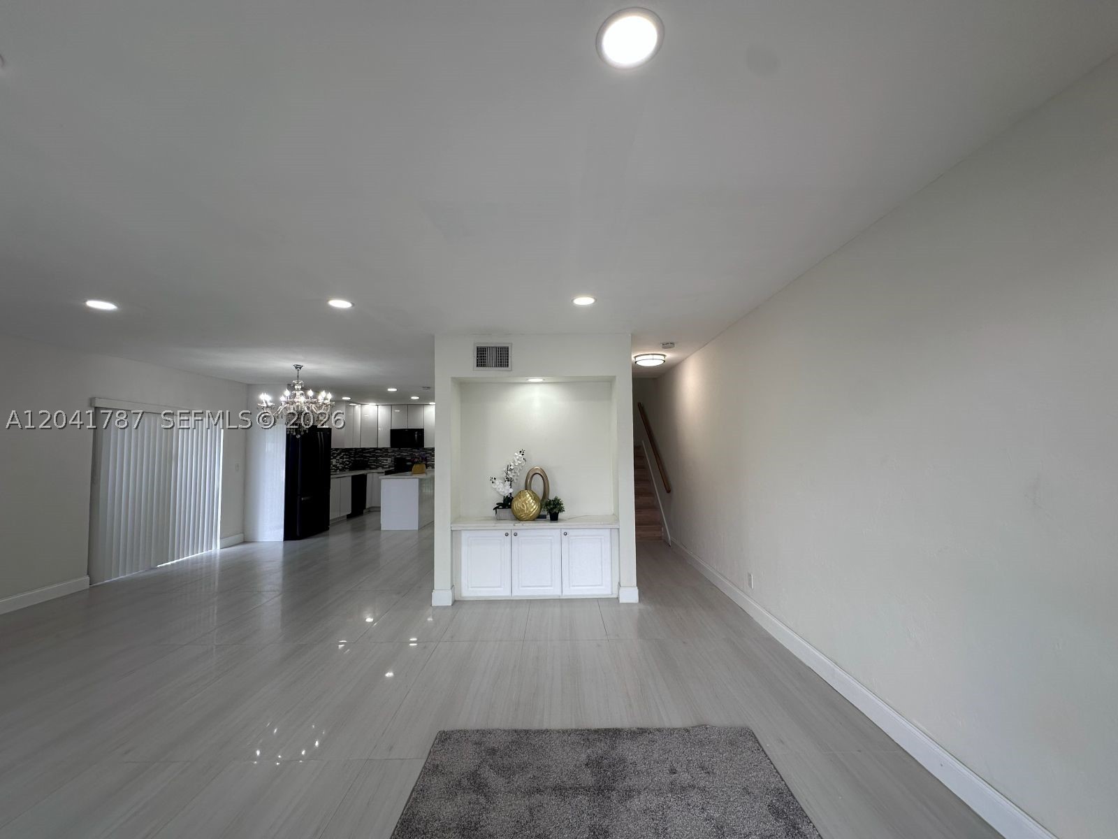 PALMS VILLAS CONDO - Residential Lease