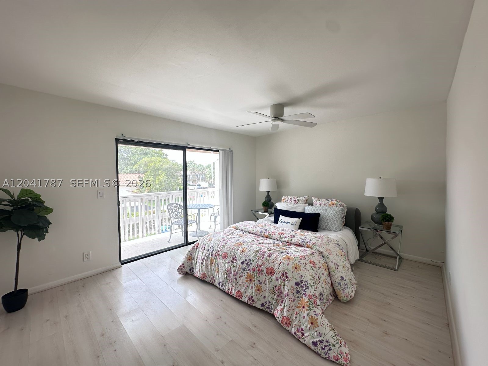 PALMS VILLAS CONDO - Residential Lease