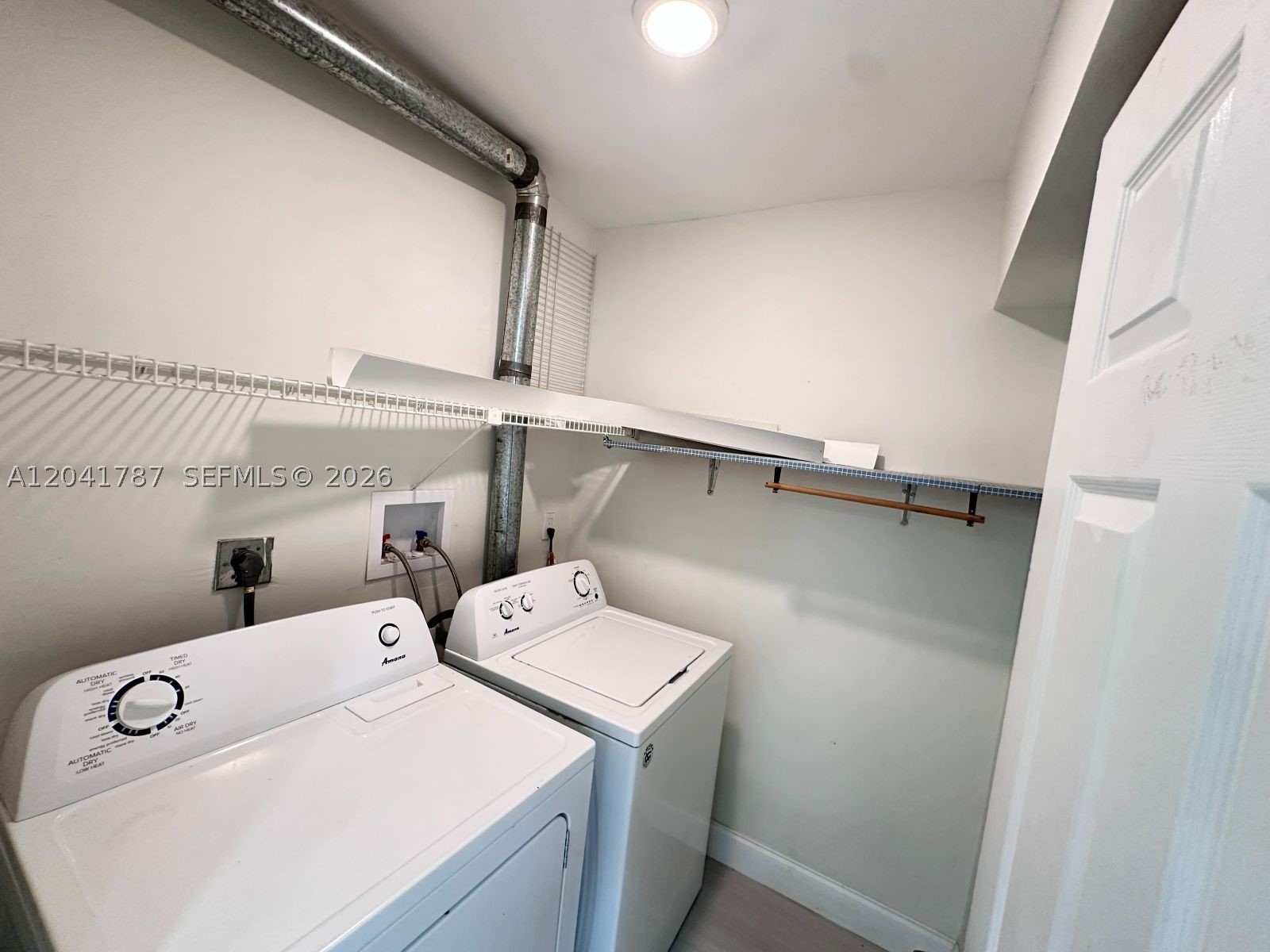 PALMS VILLAS CONDO - Residential Lease