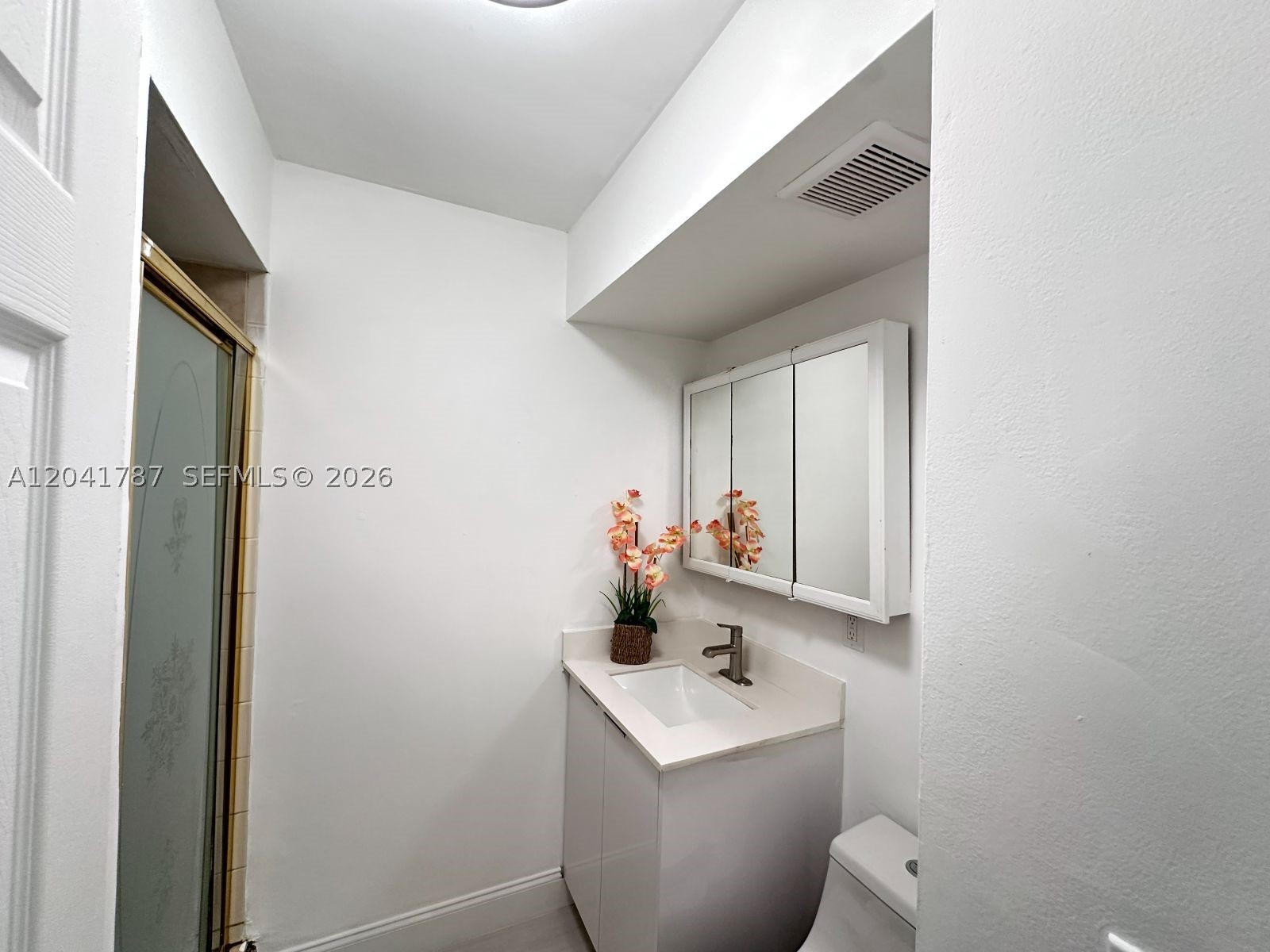 PALMS VILLAS CONDO - Residential Lease