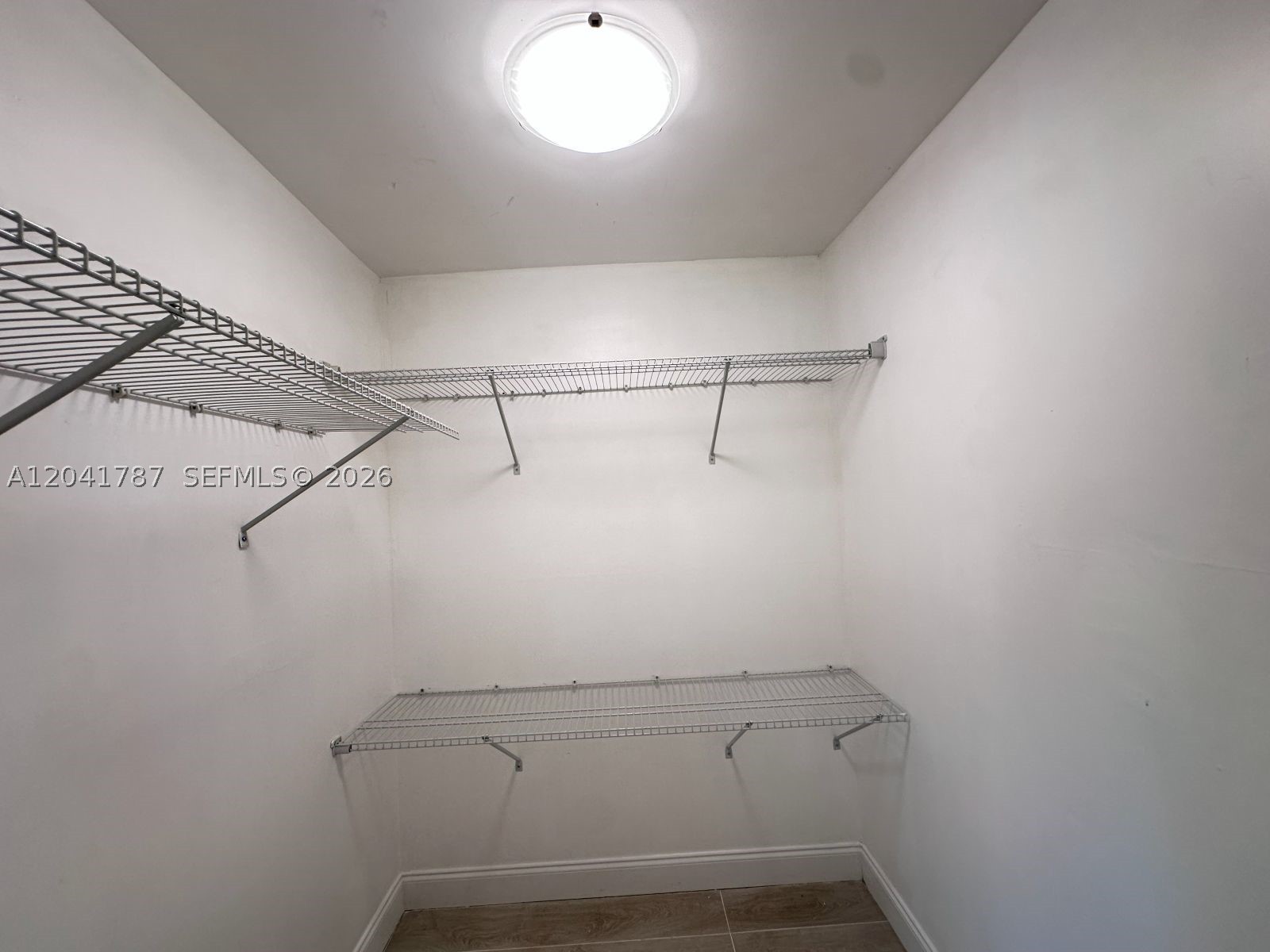 PALMS VILLAS CONDO - Residential Lease