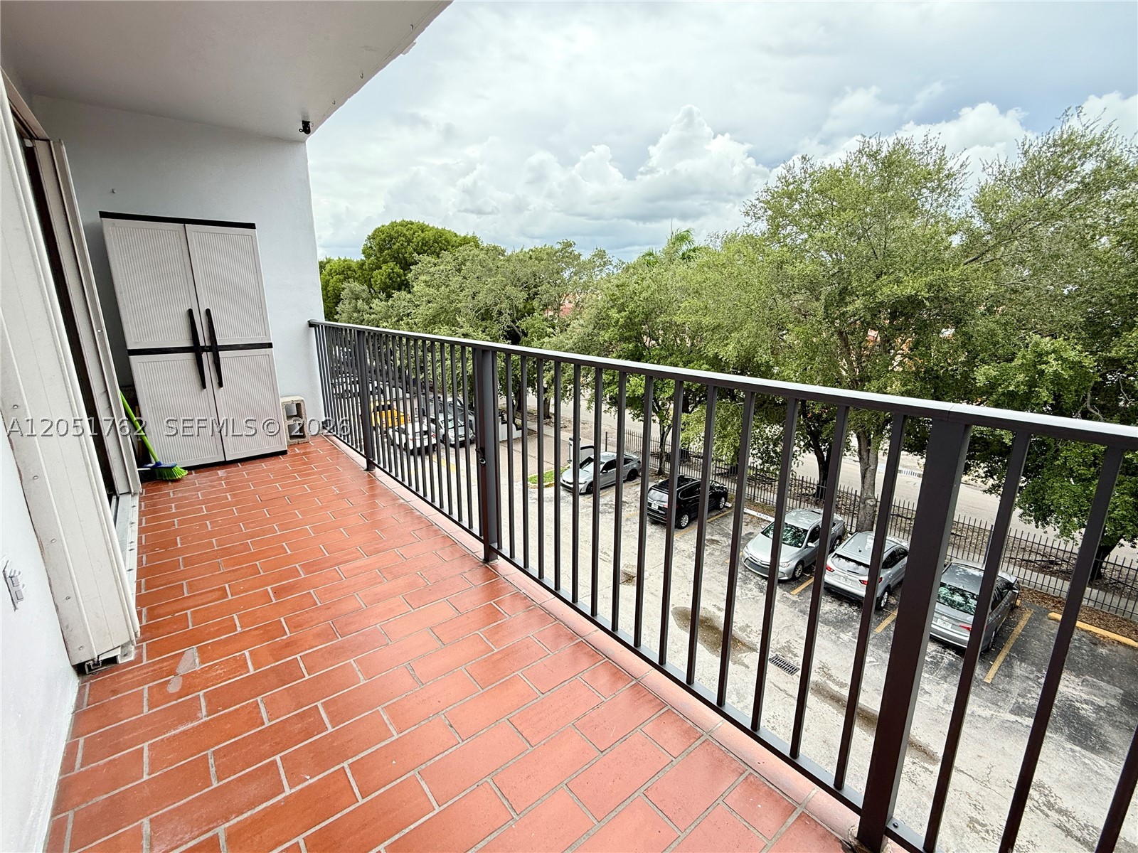 EL PUEBLO DE VERA CONDO - Residential Lease