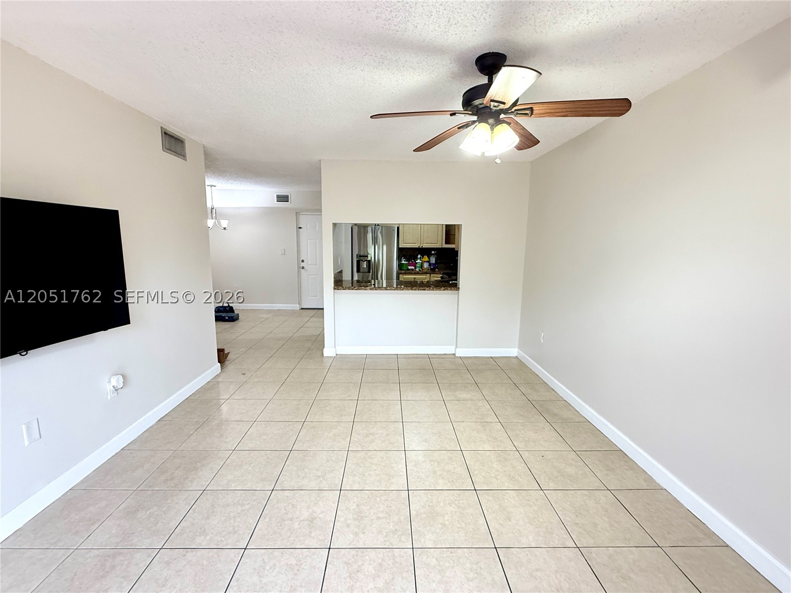 EL PUEBLO DE VERA CONDO - Residential Lease
