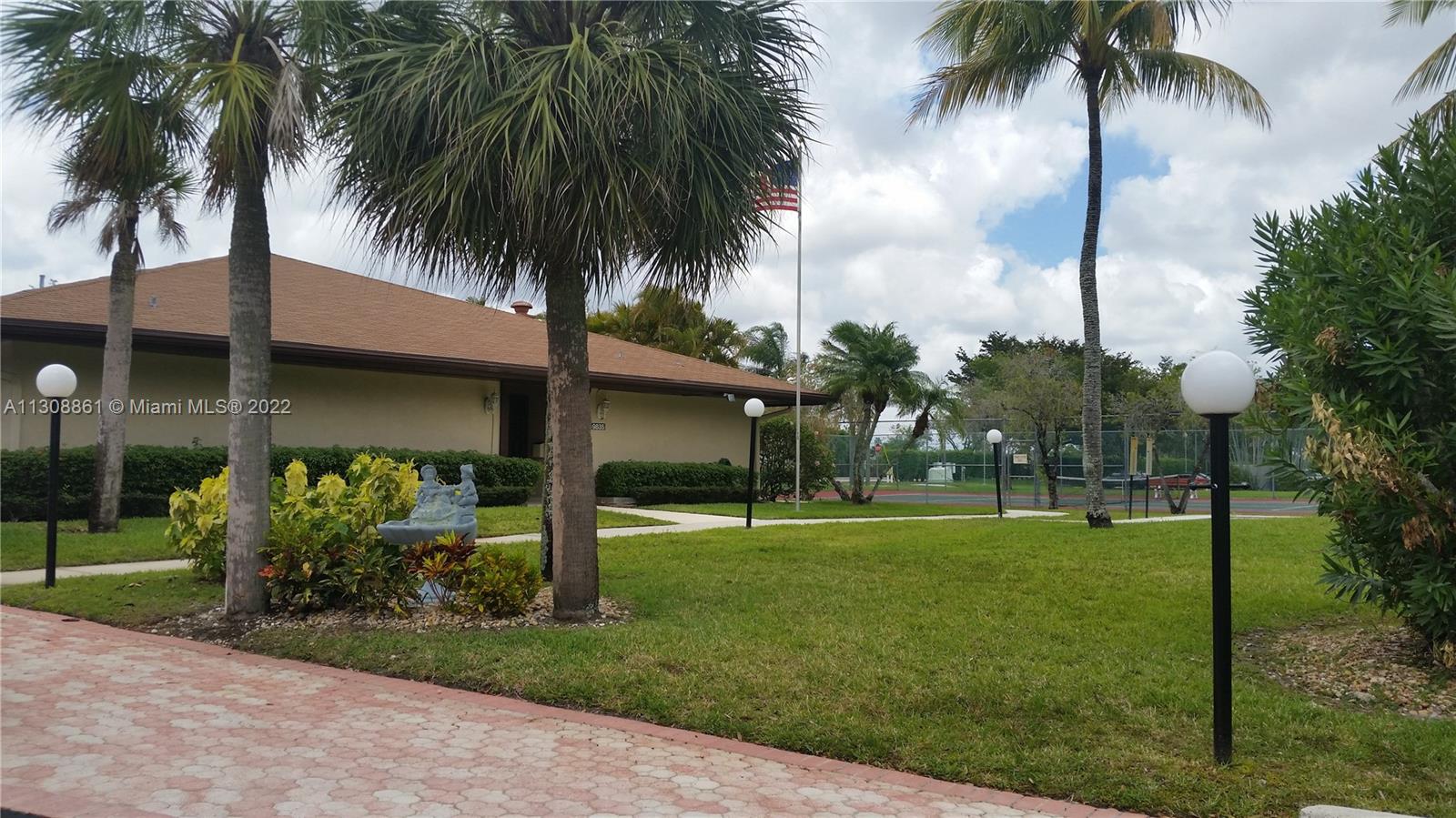 TAMARAC GARDENS CONDOMINI - Residential Lease