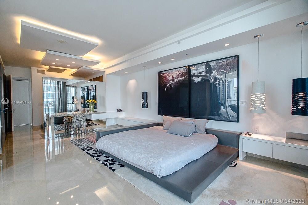CONTINUUM ON SOUTH BEACH - Residential
