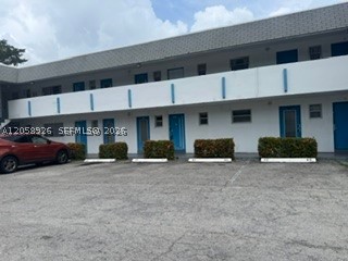 Don’t miss this incredible investment opportunity! Beautifully and completely remodeled 1-bedroom, 1-bathroom unit with a versatile den and stunning lake views. Ideally located in a highly desirable area with no rental restrictions, making it perfect as a primary residence, vacation home, or income-producing property. The special assessment has been paid in full. Move-in ready—show with confidence!