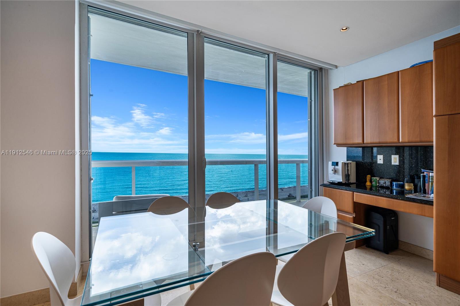 SOLIMAR CONDO - Residential