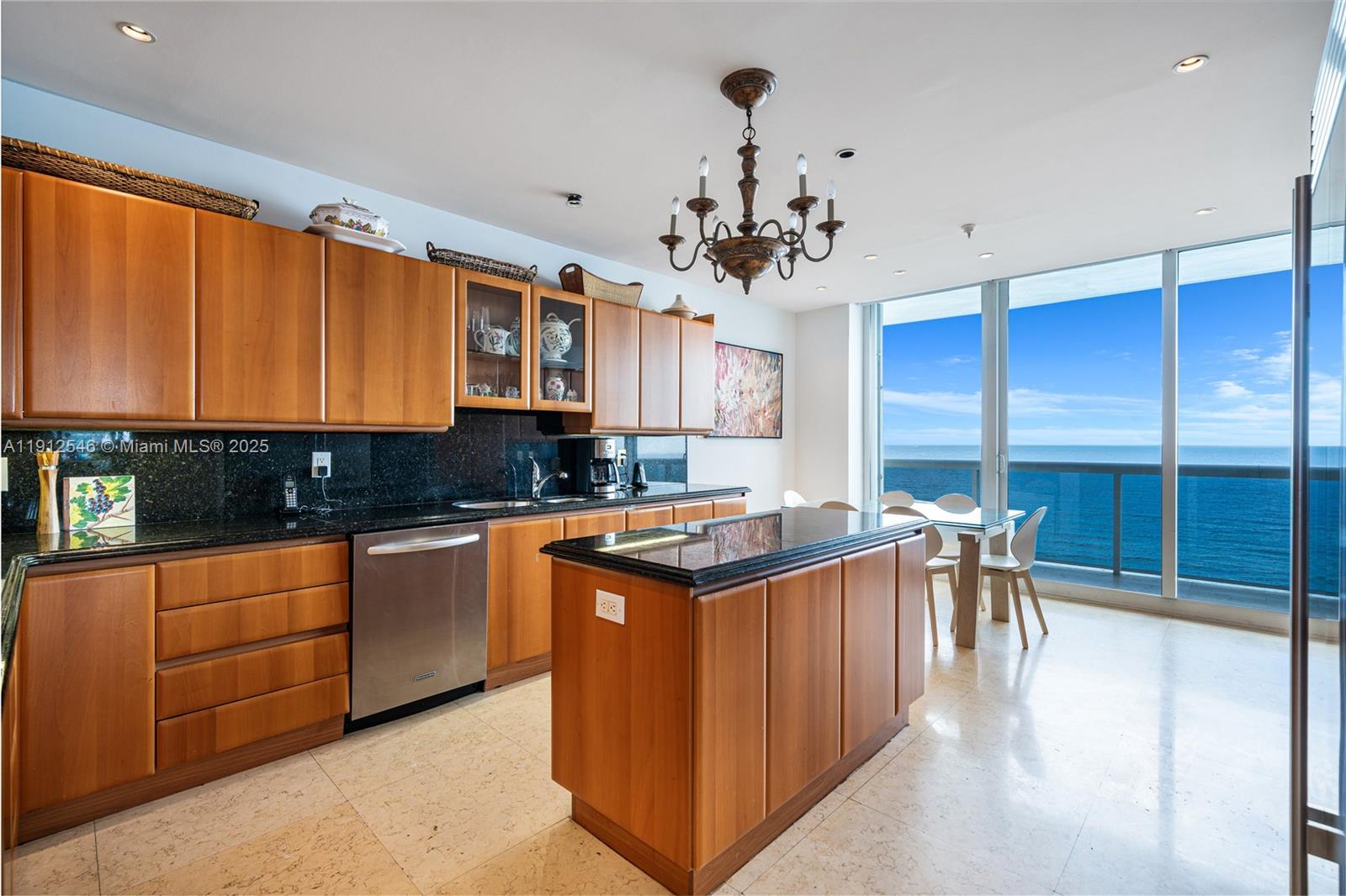 SOLIMAR CONDO - Residential