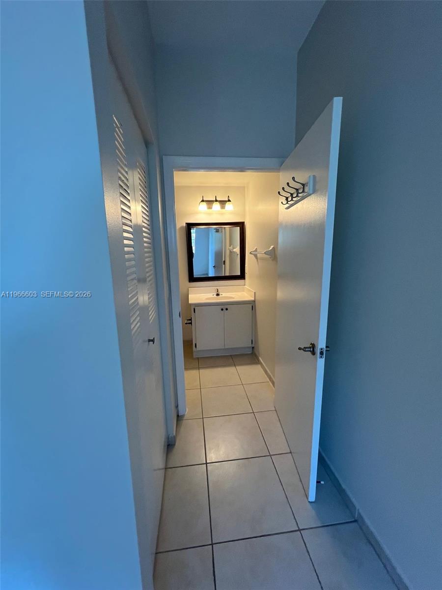 PALM GARDENS AT DORAL CON - Residential