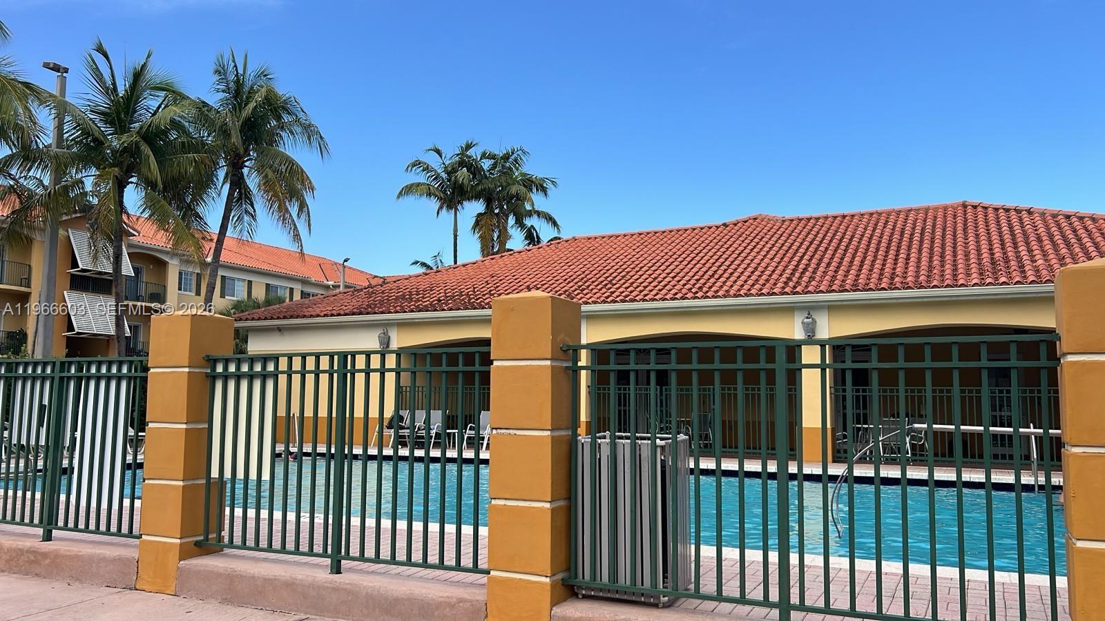 PALM GARDENS AT DORAL CON - Residential
