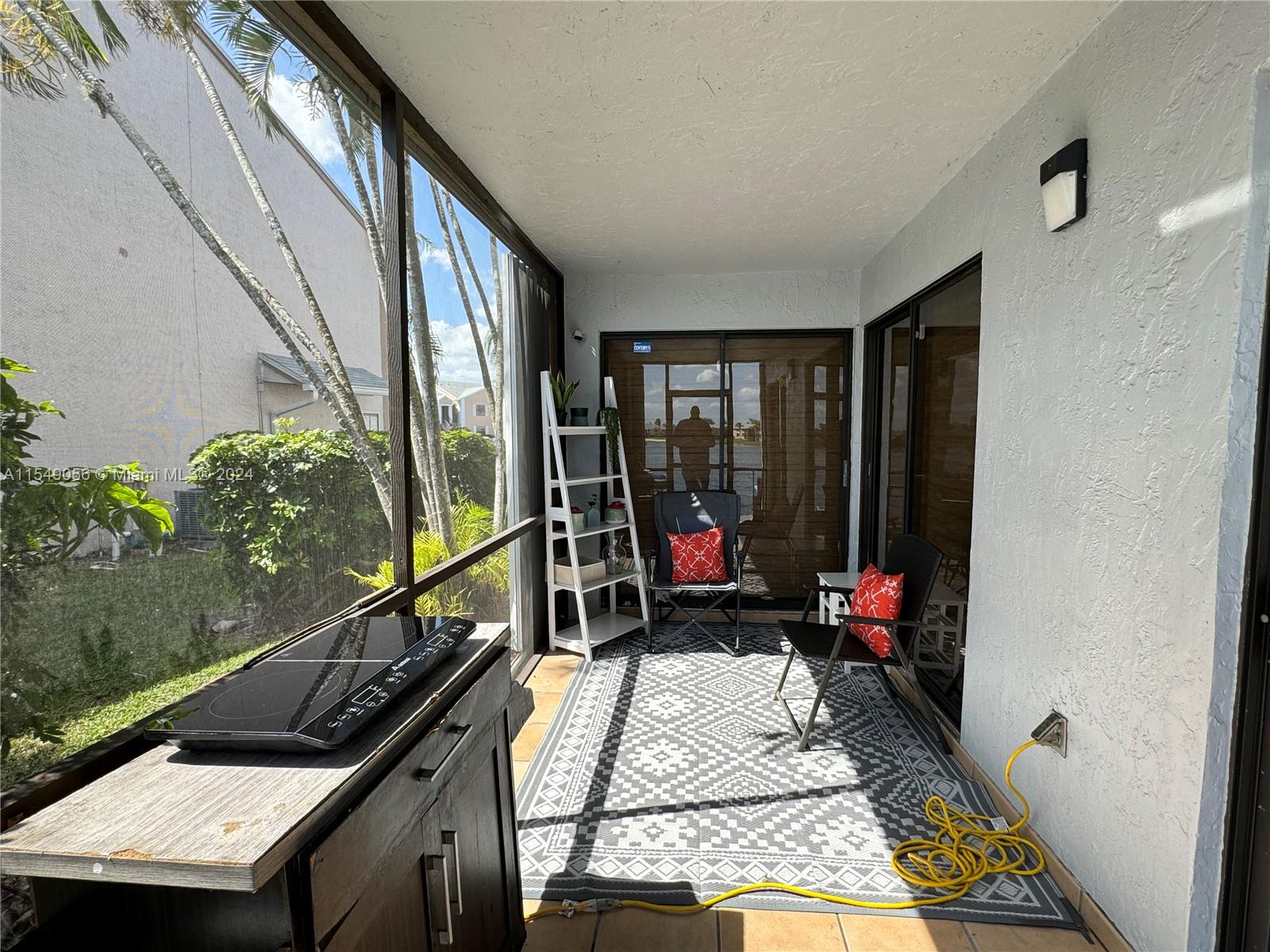 LAKESHORE CONDO #5 - Residential
